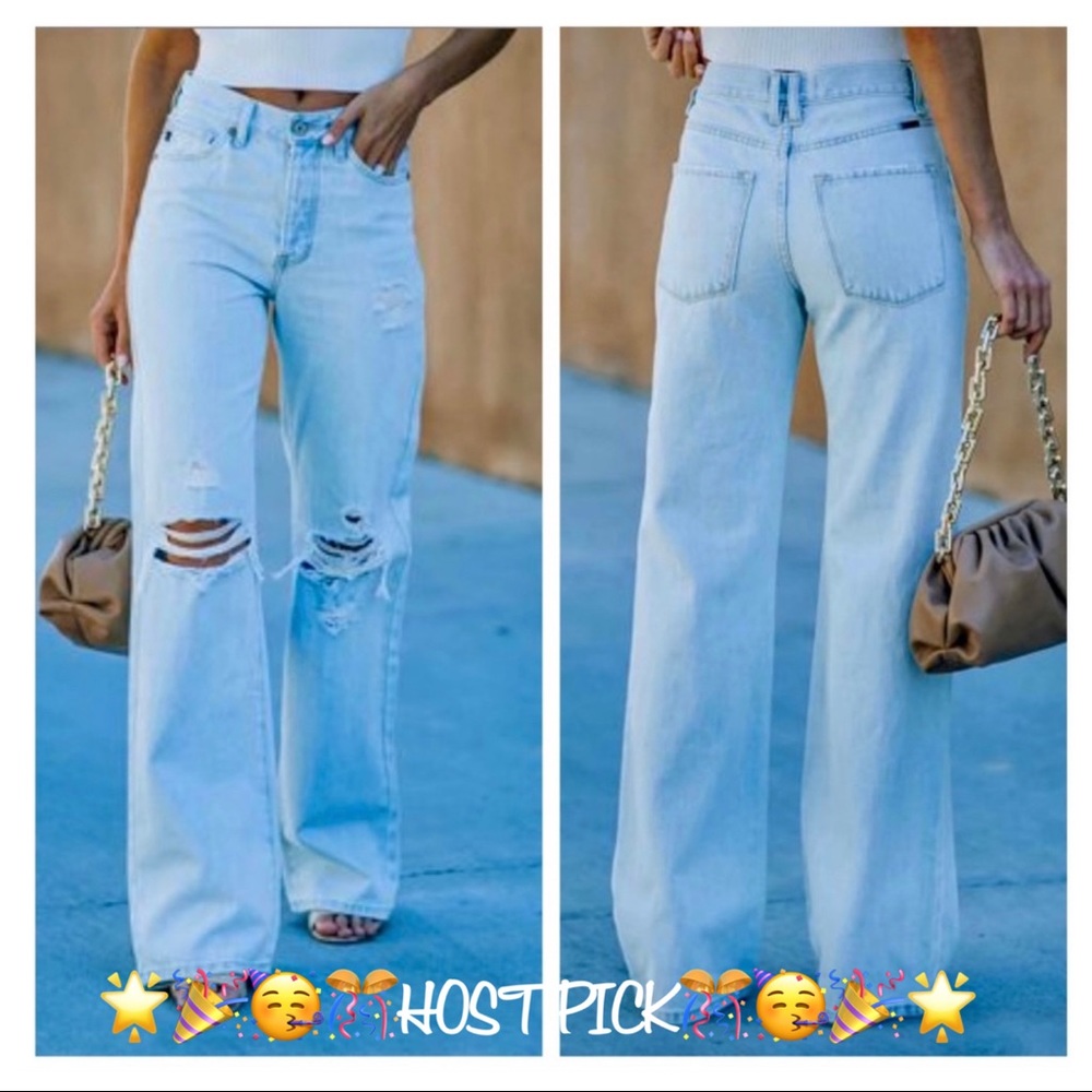 🎉HP🎊 NWT 34.5 “Coeur DE Vague” French High-Waist Flare Leg Ripped Jean